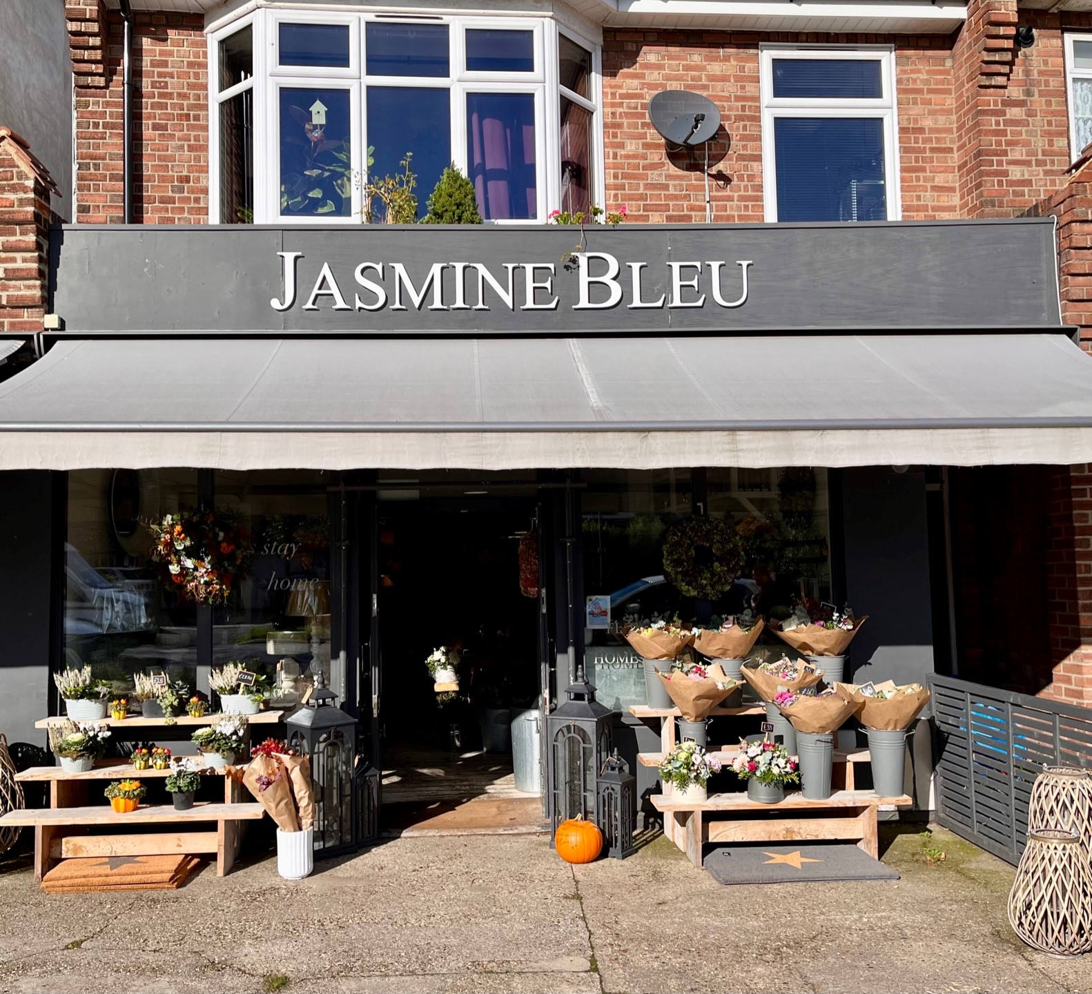 Jasmine Bleu Shenfield florist
