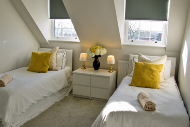 Icon Brentwood Apartment bedroom